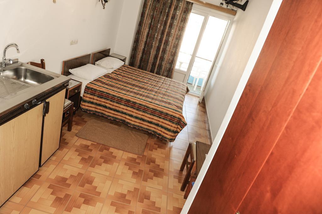 Hotel Karpathos Buitenkant foto